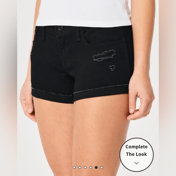 Low-Rise Black Denim Shorts 3" Hollister; Size 00 - Picture 4 of 5